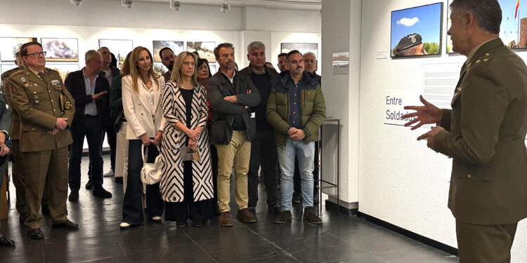 La Fundación Ibercaja de Guadalajara revela la cara más humana del Ejército