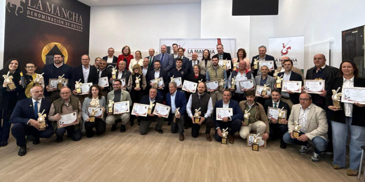 La Junta abonará la próxima semana otros 3,2 millones de euros a 277 viticultores que están reestructurando 1.000 hectáreas