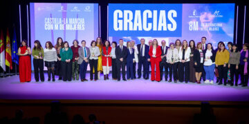 La Junta celebra los avances que en la última década han hecho que las mujeres de la región tengan mejores condiciones de vida