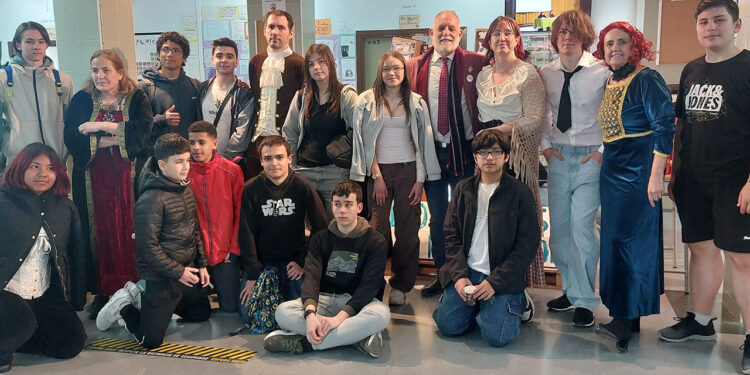 La Junta felicita al alumnado del IES Buero Vallejo y le anima a seguir aprendiendo a lo largo de toda su vida