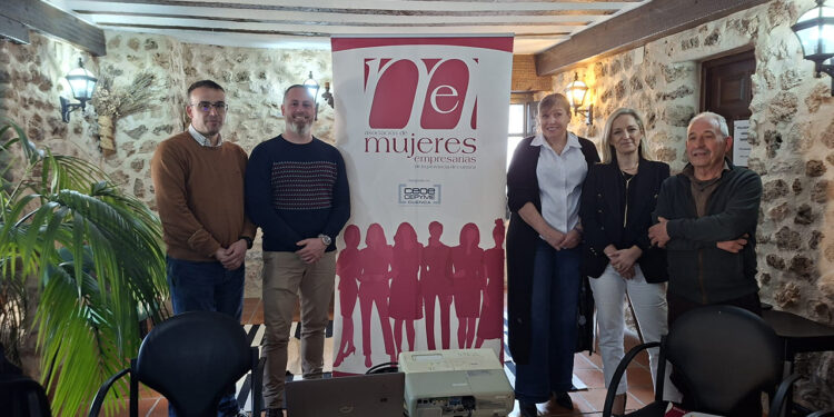 La Junta y la Asociación de Mujeres Empresarias de Cuenca superan las 50 jornadas de emprendimiento en la provincia desde 2021