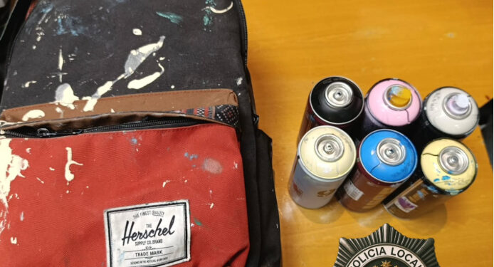 La Policía Local de Cuenca frustra un grafiti en la calle Juan Correcher tras la huida de un joven