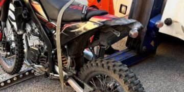 La Policía Local de Cuenca inmoviliza una motocicleta por conducción negligente y alteraciones graves