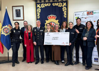 La Policía Nacional de Guadalajara entrega más de 12.000 euros a Afanion tras el éxito ciudadano de la primera Ruta 091