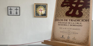 La Sala Iberia acoge la exposición ‘El Guion de la Hermandad tradición, diseño y bordado’ organizada por la Hermandad de la Soledad y la Cruz