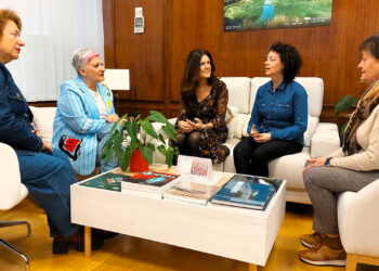 La delegada de la Junta recibe a las premiadas de Guadalajara que serán reconocidas en el acto regional del 8M