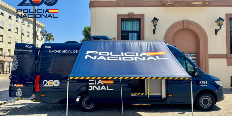 La furgoneta de la Policía Nacional para renovar DNI o pasaporte estará en Cabanillas del 16 al 20 de marzo