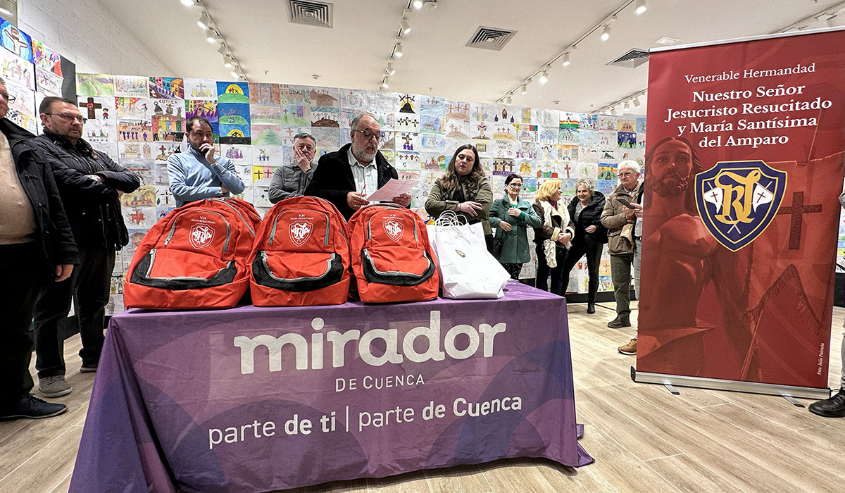 La mirada infantil sobre la Semana Santa se muestra en la exposición del Resucitado en el Mirador