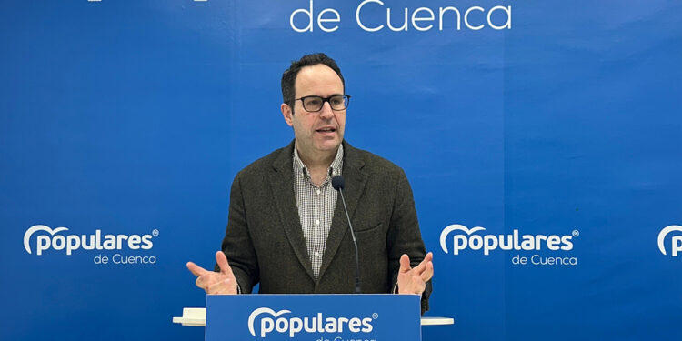 Martín-Buro exige a Page que desbloquee la carrera profesional sanitaria y cumpla de una vez con los profesionales de Cuenca