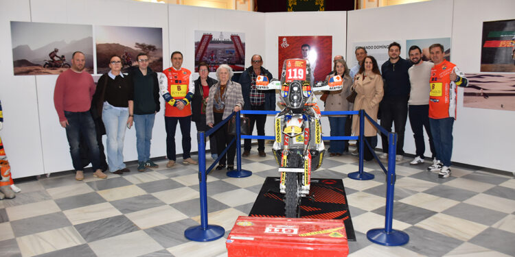 Martínez Chana anima a Fernando Domínguez a seguir llevando el nombre de la Diputación de Cuenca en las próximas ediciones del Dakar