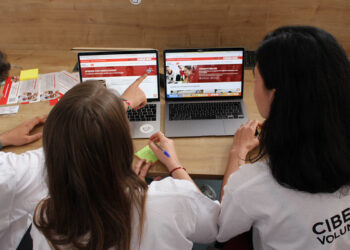 Más de 2.000 vecinos de Guadalajara superan la brecha digital con cursos gratuitos