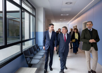 Page avanza que el Servicio de Oncología Radioterápica estará completamente operativo en todas las provincias a principios de mayo