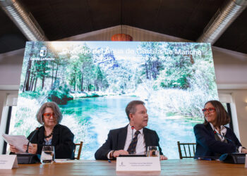 Page pide la prórroga de la actual Directiva del Agua, baraja medidores hídricos propios, ofrece personal a las Confederaciones para agilizar gestiones y considera las protestas en la calle