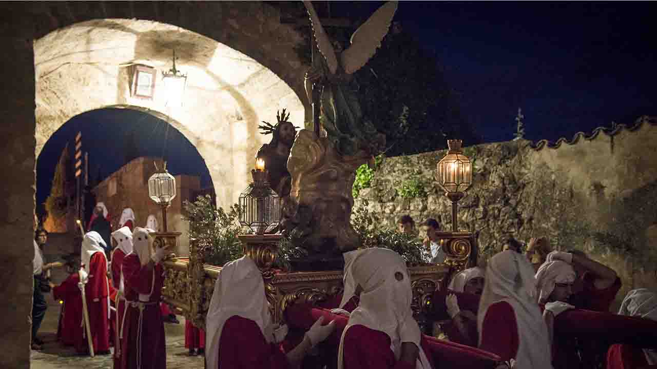 Pastrana revive su Semana Santa entre la tradición, la devoción y el recogimiento 2 Pastrana revive su Semana Santa entre la tradición, la devoción y el recogimiento