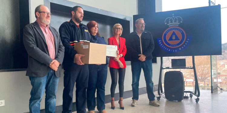 Protección Civil de Huete recibe el módulo de uniformidad básica