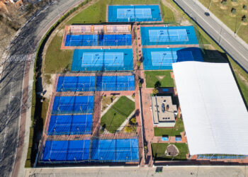 Renovadas las cuatro pistas de tenis en la Ciudad de la Raqueta y nuevo refuerzo al gran plan municipal de mejoras deportivas