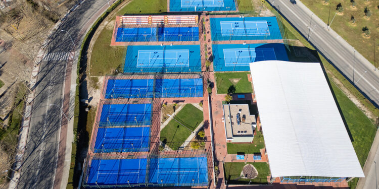 Renovadas las cuatro pistas de tenis en la Ciudad de la Raqueta y nuevo refuerzo al gran plan municipal de mejoras deportivas