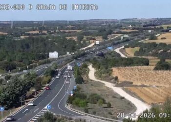 Susto de madrugada en la A-3 un camión accidentado en Graja de Iniesta altera el tráfico hacia Madrid