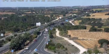 Susto de madrugada en la A-3 un camión accidentado en Graja de Iniesta altera el tráfico hacia Madrid