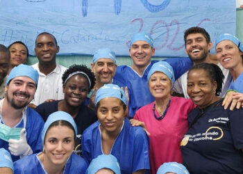 Un enfermero de Cabanillas participa en una misión solidaria en Mozambique, operando a más de 400 personas de cataratas