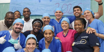 Un enfermero de Cabanillas participa en una misión solidaria en Mozambique, operando a más de 400 personas de cataratas