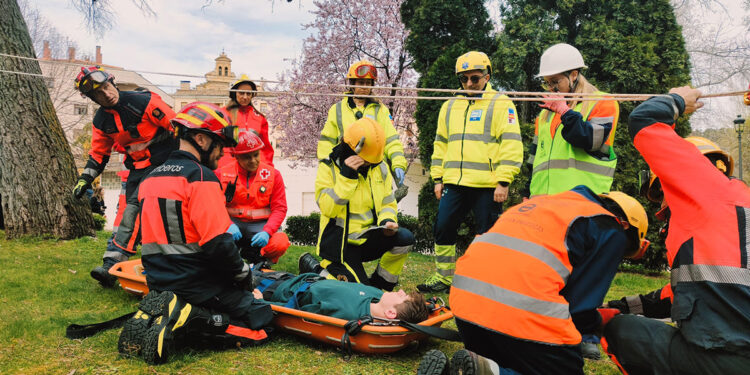 Un gran simulacro por fuertes lluvias paraliza Cuenca rescates en el Casco Antiguo y alerta en los móviles