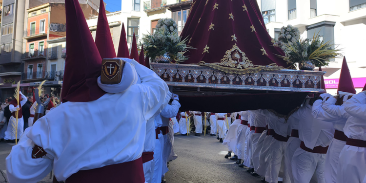 El vídeo del Liberal de Castilla. Domingo de Ramos, de vientos y detalles a cámara muy leenta 1 vlcsnap 00015
