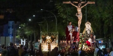 Miles de fieles arropan la Procesión del Silencio en una noche de solemnidad y tradición en Guadalajara