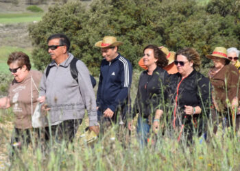 La Junta inicia en Almonacid del Marquesado las Rutas Senderistas para Mayores del año 2026 en la provincia de Cuenca