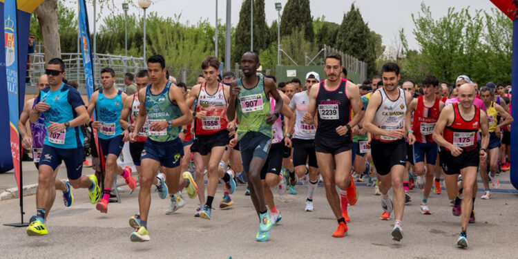 Andrés Felipe Sarta y Sara María Toledo conquistan la villa quintanareña en la XVII Carrera Popular del Circuito de la Diputación