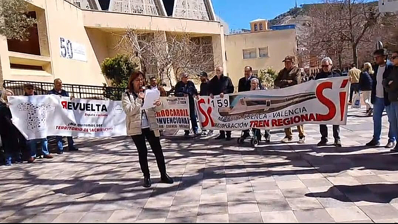 Campanadas contra el abandono decenas de pueblos en Cuenca y Guadalajara se plantan ante la falta de vivienda y la especulación energética