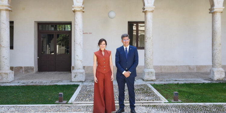 Carmelo García es investido rector de la Universidad de Alcalá