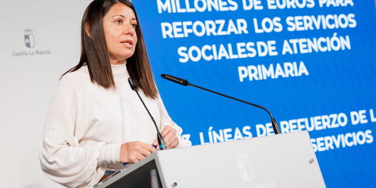 Castilla-La Mancha destina cerca de 58 millones de euros a ayuda a domicilio en una inversión de 77,5 millones para reforzar los servicios sociales