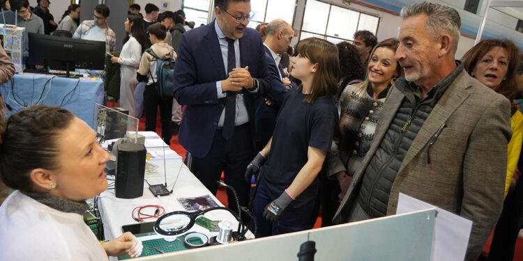 Castilla-La Mancha incrementa en un 137% el alumnado que cursa FP Dual en la región con respecto al curso pasado