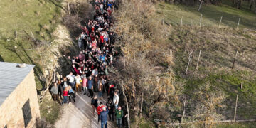 Cerca de 200 vecinos de Beamud reivindican el arreglo del camino rural que une su municipio con Valdemoro-Sierra