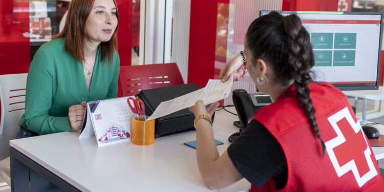 Cruz Roja refuerza su red por el empleo en Guadalajara tras atender a 6.552 personas en 2025