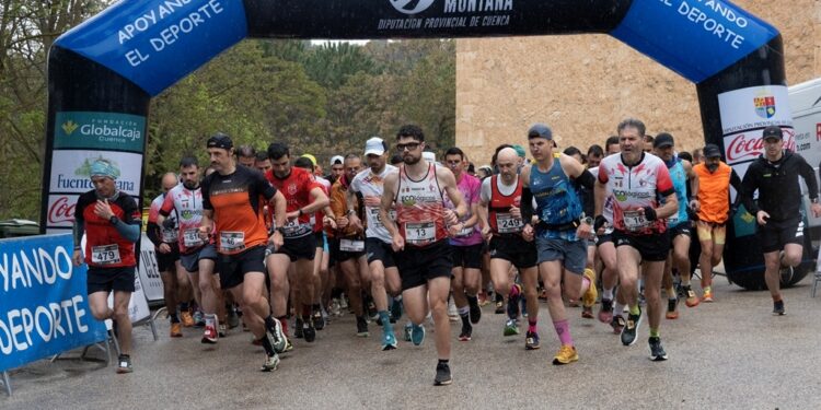 David Cano y Bárbara Moragues se imponen bajo la lluvia en la carrera de montaña del Santuario de Consolación