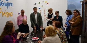 Dolz pone en valor el “gran trabajo” de la Asociación Parkinson Cuenca
