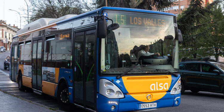 El Ayuntamiento de Guadalajara refuerza la Línea 5 del transporte urbano con un autobús adicional y dos nuevos conductores