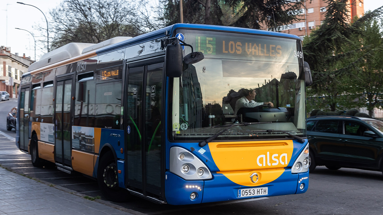 El Ayuntamiento de Guadalajara refuerza la Línea 5 del transporte urbano con un autobús adicional y dos nuevos conductores