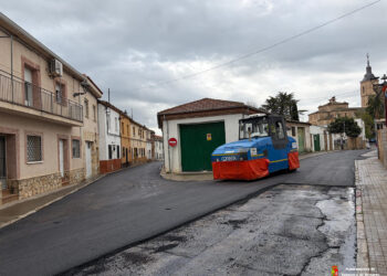 El Ayuntamiento de Yunquera de Henares continúa avanzando con el Plan de Asfaltado en su 8ª fase, con la renovación de la calle La Soledad y la calle Real