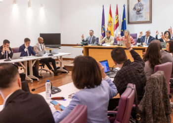 El Ayuntamiento reconoce a los funcionarios municipales jubilados por su entrega y vocación de servicio a Guadalajara