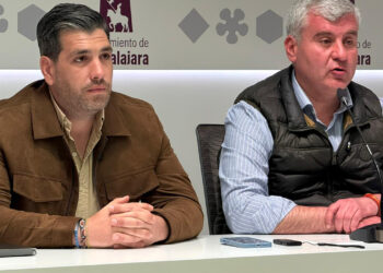 El PP en el Ayuntamiento de Guadalajara acusa al PSOE de avalar el recorte de servicios públicos con el cierre de Correos y de esconderse ante la ZBE