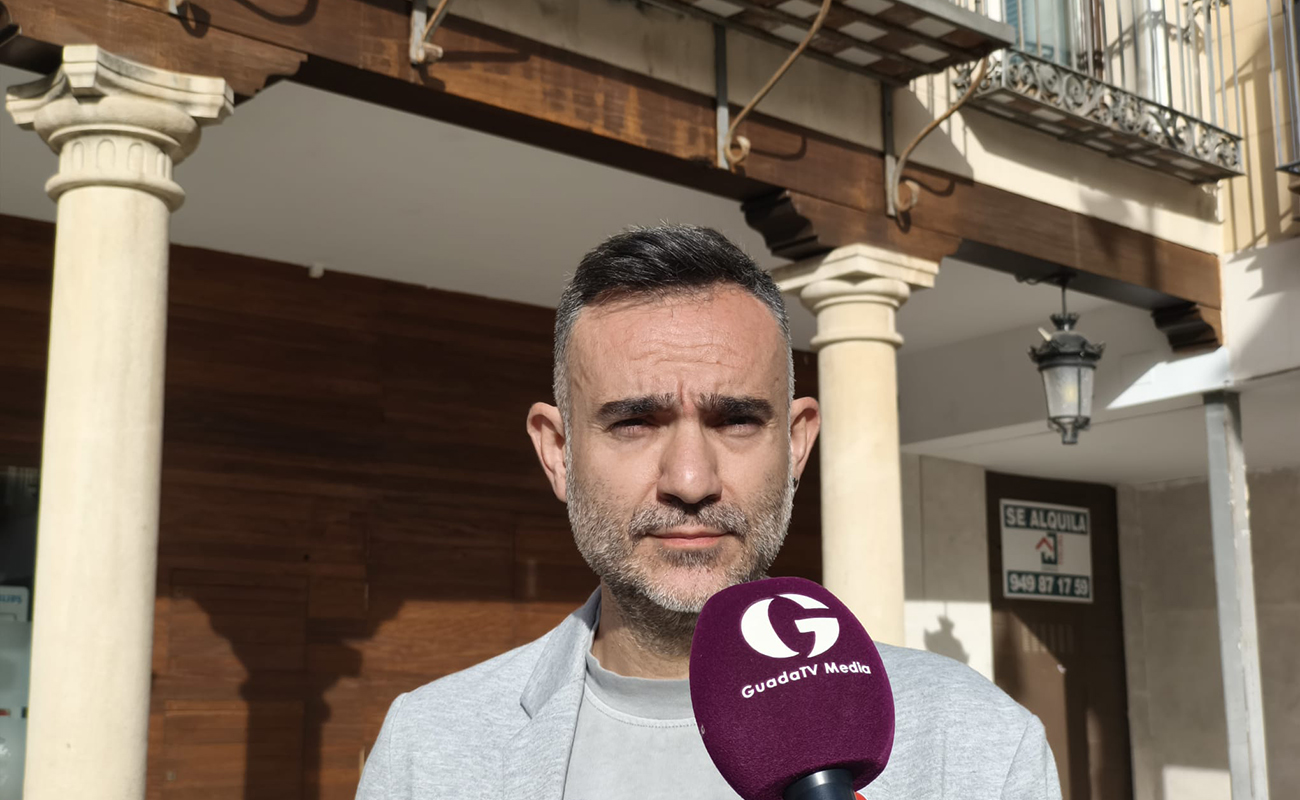 El PSOE demanda a Guarinos que se preocupe del mantenimiento de las escuelas y le urge a pedir las ayudas de la Junta para climatización