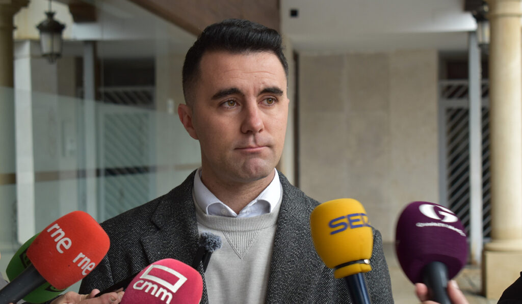 El PSOE denuncia que Guarinos no informe de la inminente subida de la zona azul, cuando aparcar va a costar entre un 4 y 20% más