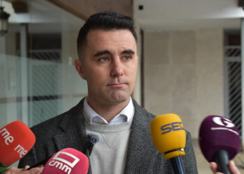 El PSOE denuncia que Guarinos no informe de la inminente subida de la zona azul, cuando aparcar va a costar entre un 4 y 20% más