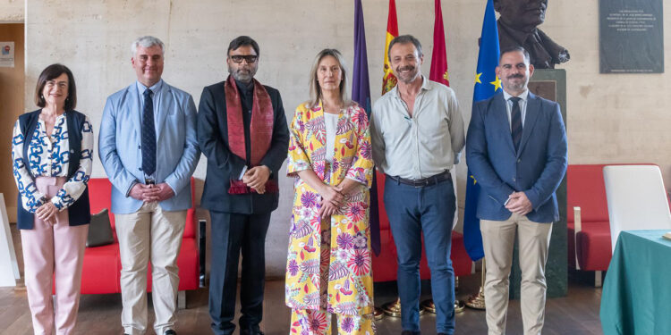 El embajador de la India visita Guadalajara para reforzar la cooperación cultural, educativa y económica