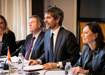 La Geoda de Pulpí y el Paisaje Dulce y Salado de Sigüenza y Atienza pasan a la siguiente fase para la candidatura oficial de Patrimonio Mundial 10 El ministro Urtasun durante la 99ª reunión del Consejo de Patrimonio Histórico en Sigüenza