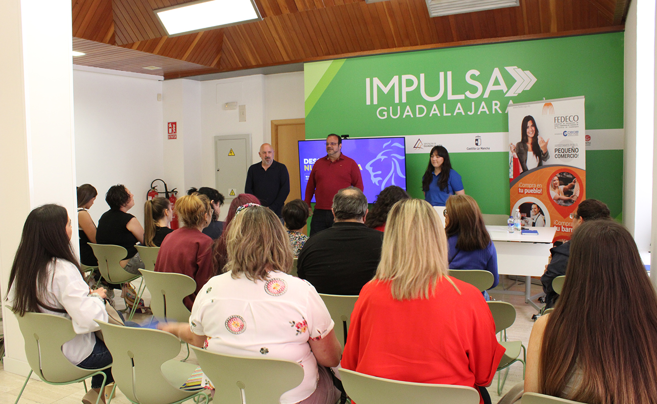 FEDECO continúa formando a los comerciantes de Guadalajara