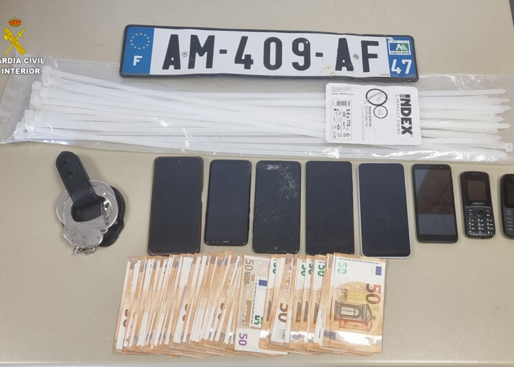 Falsos policías secuestran a un transportista en la A-3 en Belinchón y abandonan su camión en Tarancón